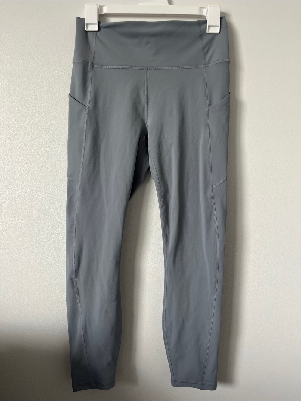 Fabletics Oasis High-Waist Pocket Leggings
